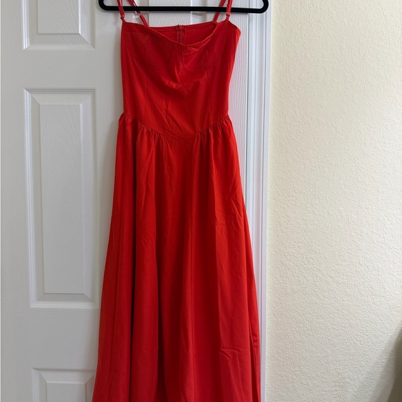 Dress - Picture 2 of 2